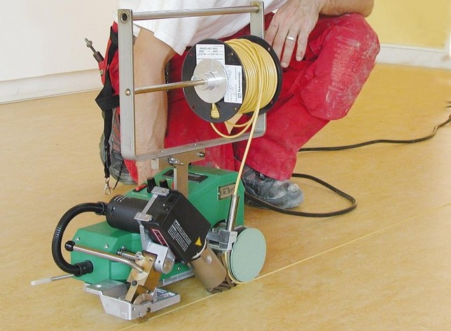 Máy hàn sàn nhựa Vinyl, sàn nhựa PVC tự động Unifloor E xuất xứ Thụy Sỹ.